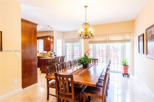 10564 NW 57th St, Doral, FL 33178