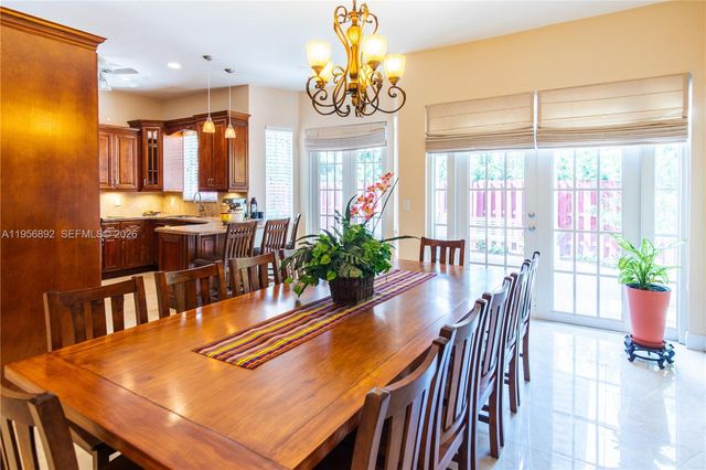 10564 NW 57th St, Doral, FL 33178