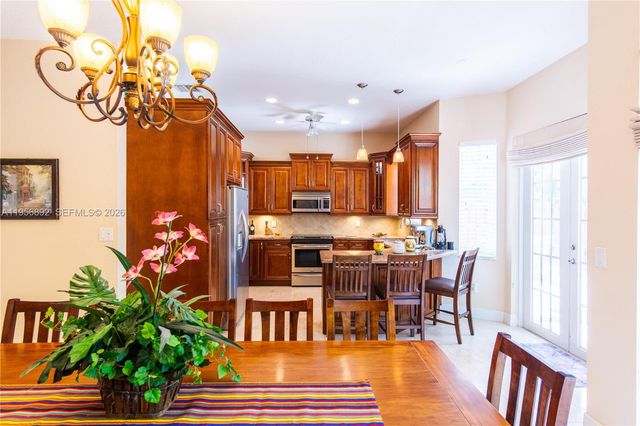 10564 NW 57th St, Doral, FL 33178