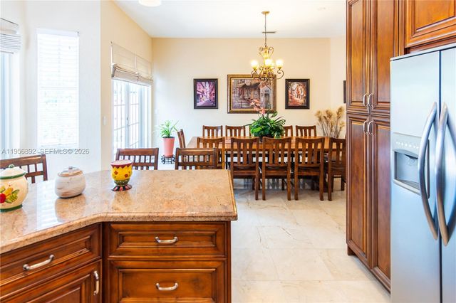 10564 NW 57th St, Doral, FL 33178