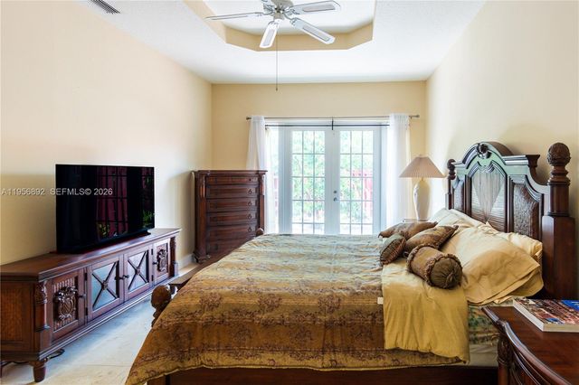 10564 NW 57th St, Doral, FL 33178