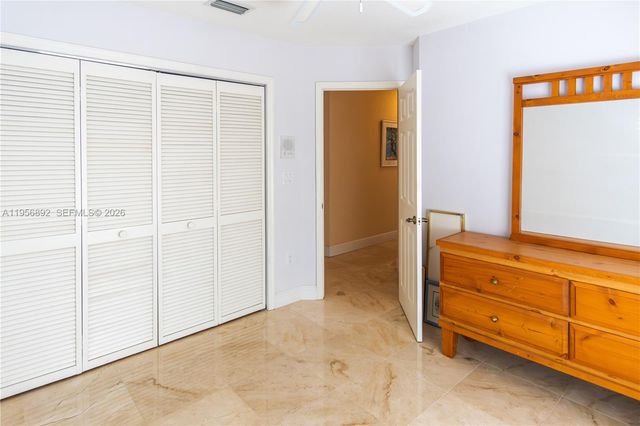 10564 NW 57th St, Doral, FL 33178