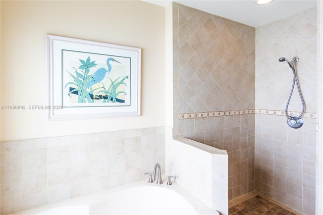 10564 NW 57th St, Doral, FL 33178