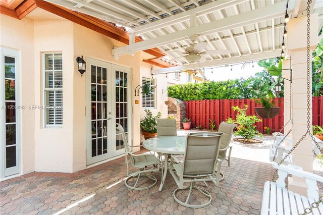 10564 NW 57th St, Doral, FL 33178