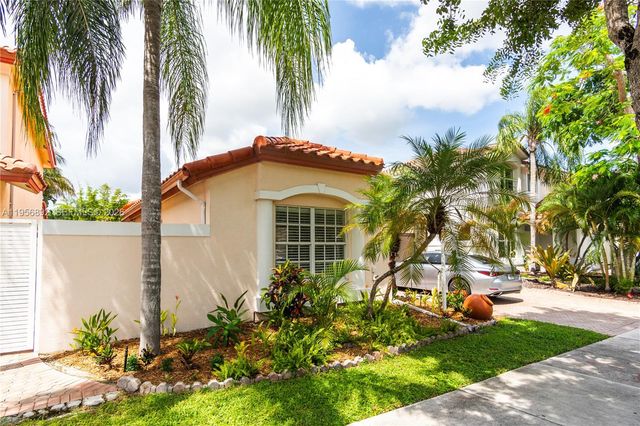 10564 NW 57th St, Doral, FL 33178