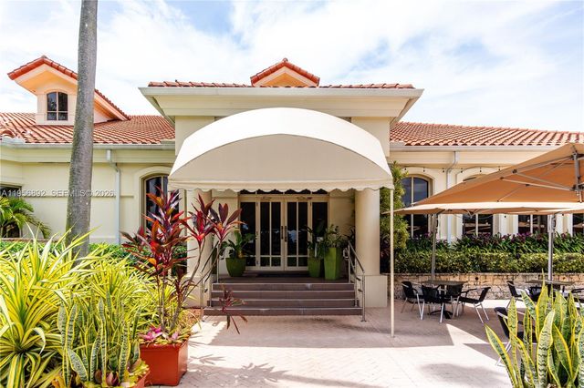 10564 NW 57th St, Doral, FL 33178