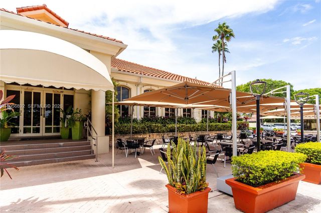 10564 NW 57th St, Doral, FL 33178