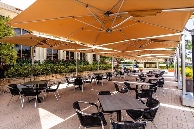 10564 NW 57th St, Doral, FL 33178