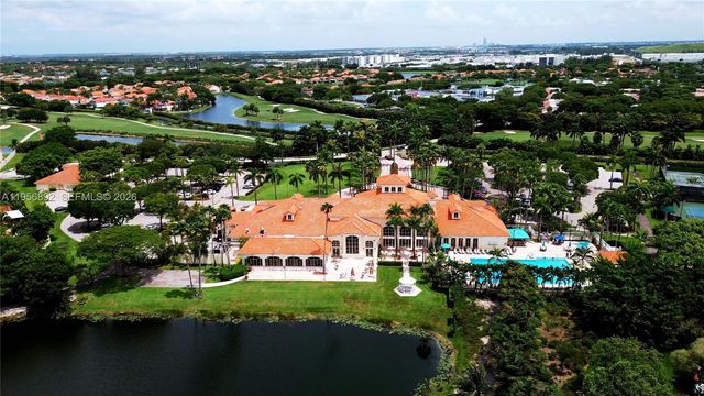 10564 NW 57th St, Doral, FL 33178