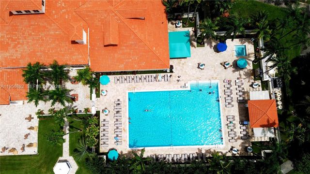 10564 NW 57th St, Doral, FL 33178