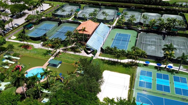 10564 NW 57th St, Doral, FL 33178