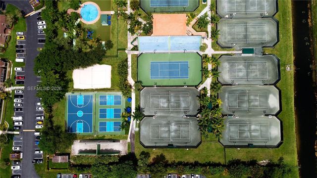 10564 NW 57th St, Doral, FL 33178