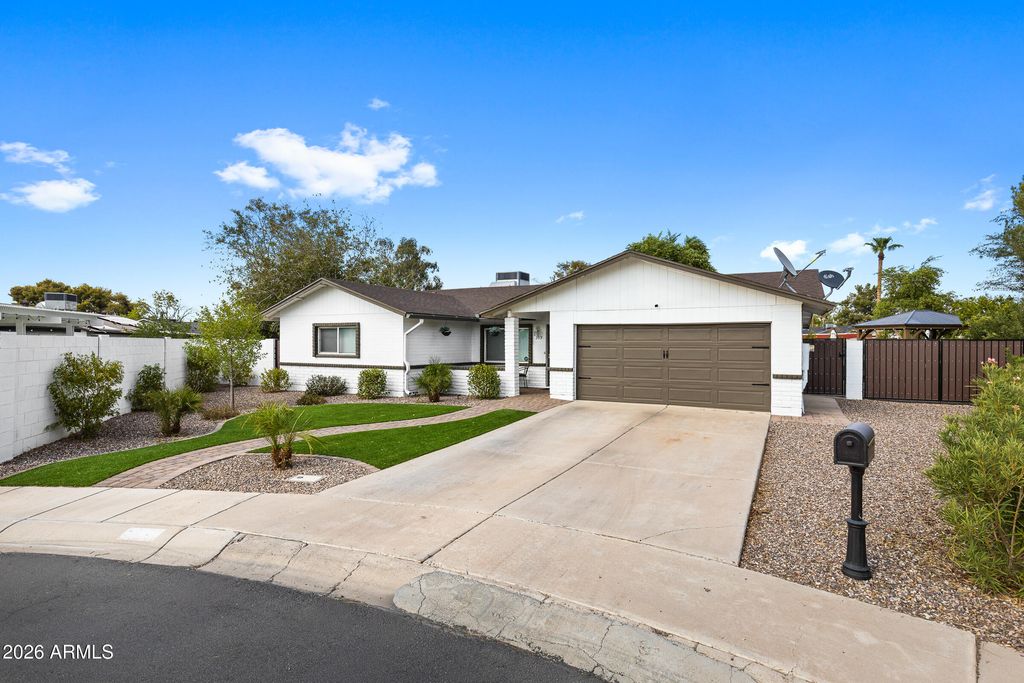 253 S MONTEREY Street, Gilbert, AZ 85233 — photo 3