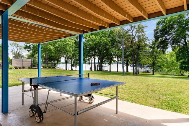 179 Snug Harbor Dr, Hendersonville, TN 37075