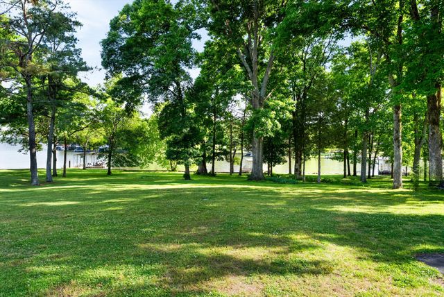179 Snug Harbor Dr, Hendersonville, TN 37075