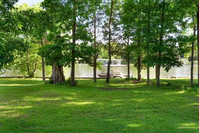 179 Snug Harbor Dr, Hendersonville, TN 37075