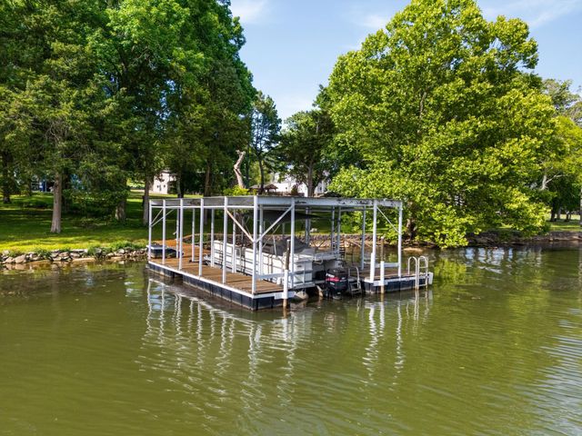 179 Snug Harbor Dr, Hendersonville, TN 37075