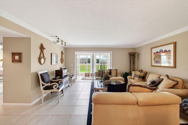 5952 Regal Glen Drive 104, Boynton Beach, FL 33437