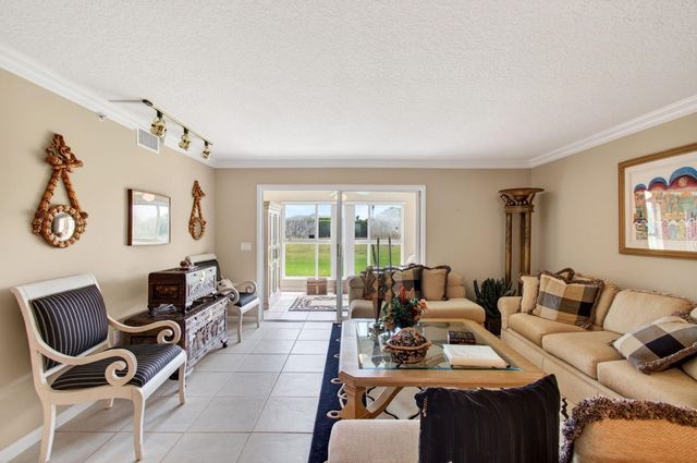 5952 Regal Glen Drive 104, Boynton Beach, FL 33437