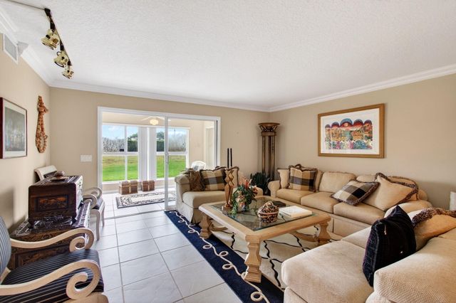 5952 Regal Glen Drive 104, Boynton Beach, FL 33437