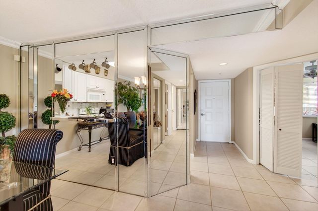 5952 Regal Glen Drive 104, Boynton Beach, FL 33437