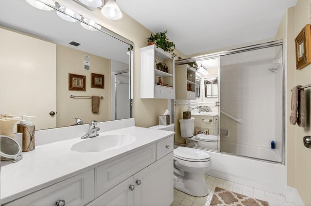 5952 Regal Glen Drive 104, Boynton Beach, FL 33437