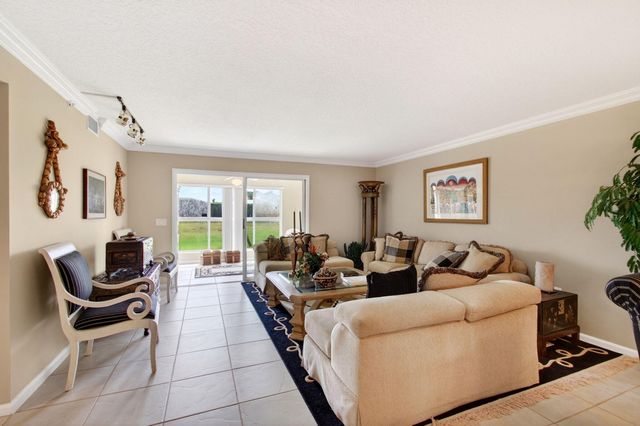 5952 Regal Glen Drive 104, Boynton Beach, FL 33437