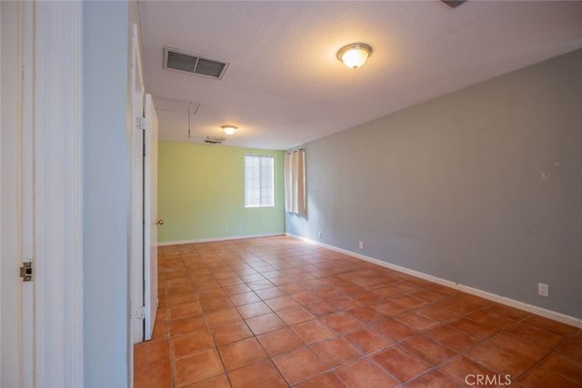 28043 Woodstock Avenue, Castaic, CA 91384