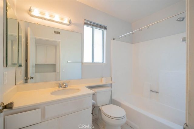 28043 Woodstock Avenue, Castaic, CA 91384