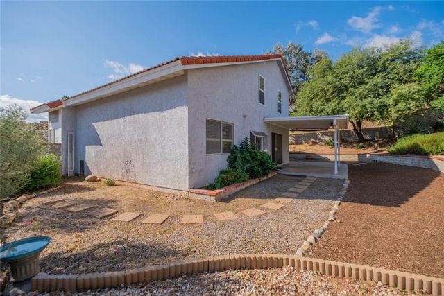 28043 Woodstock Avenue, Castaic, CA 91384