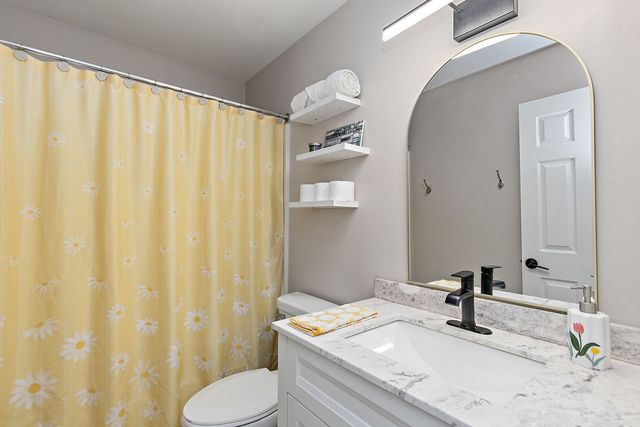 2611 Stanton Circle, Lake In The Hills, IL 60156