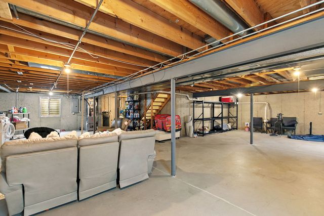 2611 Stanton Circle, Lake In The Hills, IL 60156