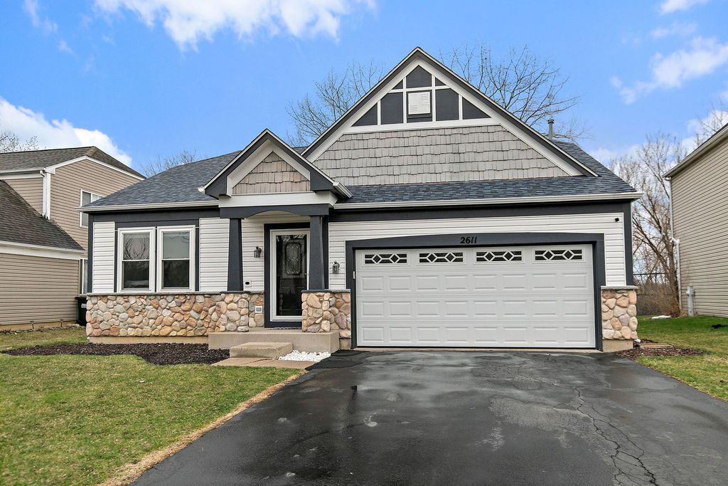 2611 Stanton Circle, Lake In The Hills, IL 60156