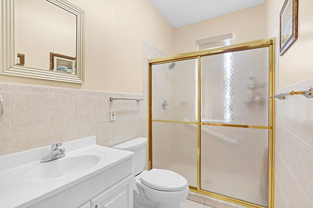 16 S Comares Ave, St Augustine, FL 32080