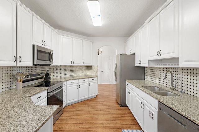 16 S Comares Ave, St Augustine, FL 32080