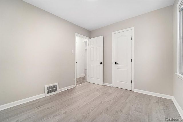 20233 Pinecrest Street, Taylor, MI 48180