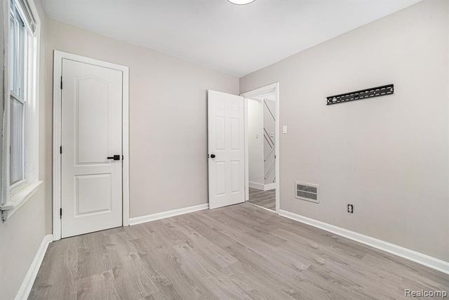 20233 Pinecrest Street, Taylor, MI 48180