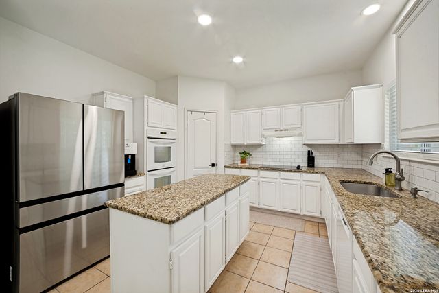 14642 Triple Crown Ln, San Antonio, TX 78248