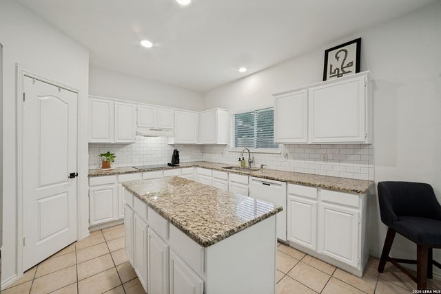 14642 Triple Crown Ln, San Antonio, TX 78248