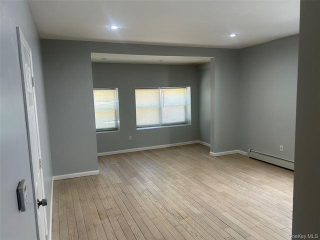 3708 Dyre Avenue, Bronx, NY 10466