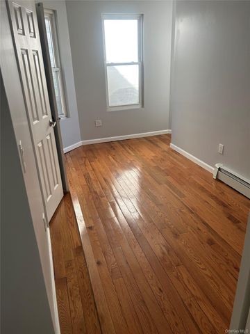3708 Dyre Avenue, Bronx, NY 10466