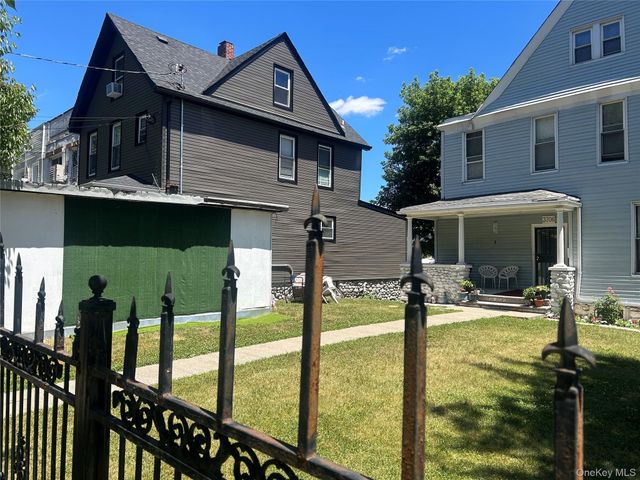 3708 Dyre Avenue, Bronx, NY 10466