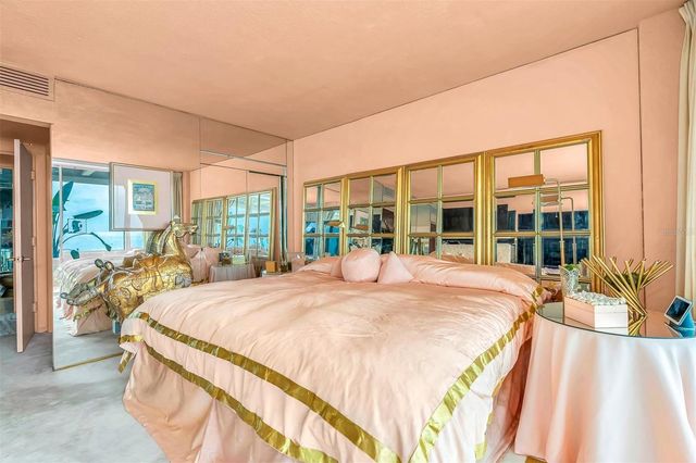 7000 BEACH PLAZA 208, St Pete Beach, FL 33706