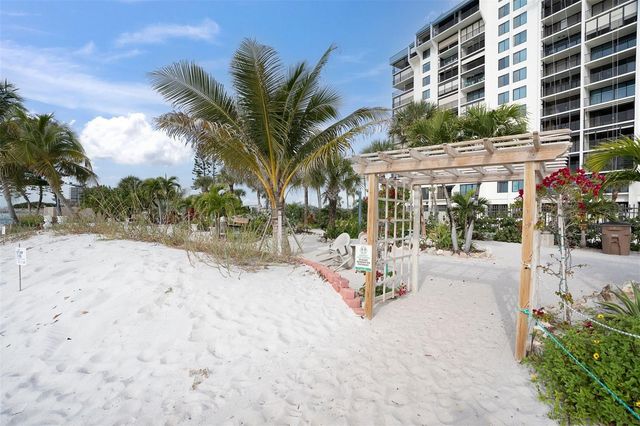 7000 BEACH PLAZA 208, St Pete Beach, FL 33706