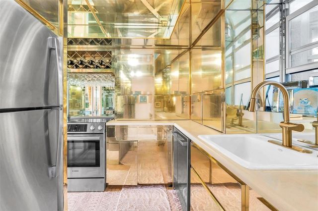 7000 BEACH PLAZA 208, St Pete Beach, FL 33706