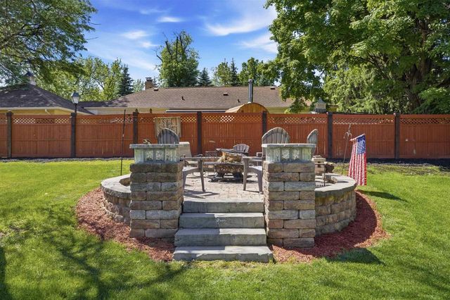 11 KOOLS COURT, Appleton, WI 54914