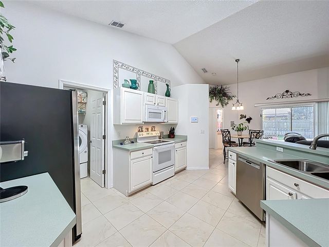 1918 SMOKETREE CIRCLE, Apopka, FL 32712