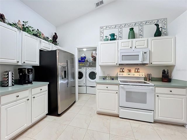 1918 SMOKETREE CIRCLE, Apopka, FL 32712