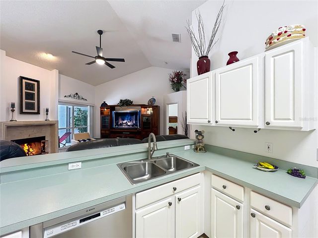 1918 SMOKETREE CIRCLE, Apopka, FL 32712