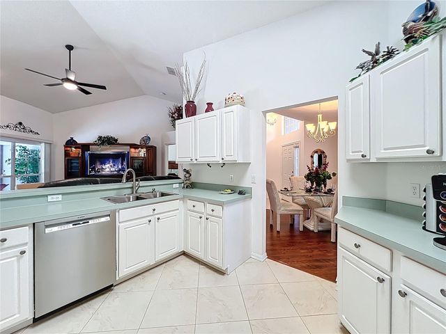 1918 SMOKETREE CIRCLE, Apopka, FL 32712